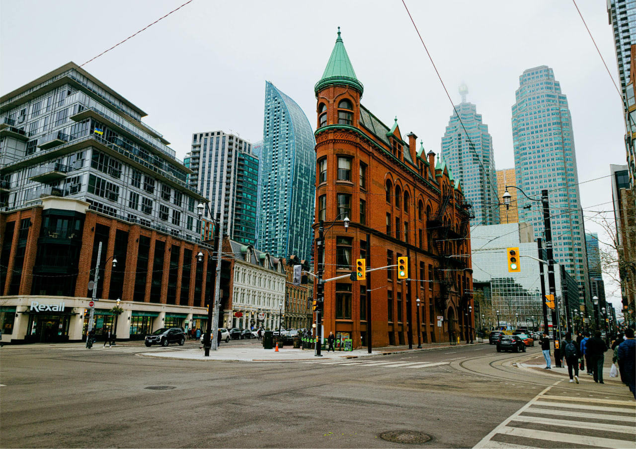 Фото Почему тысячи людей спешат получить ПМЖ в Канаде именно в 2025 году